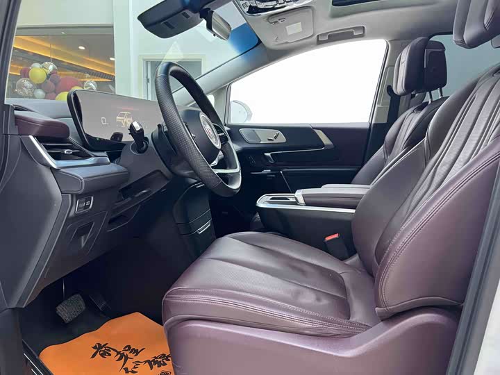 Фото 4 - Buick GL8 Century