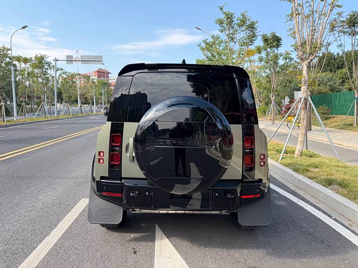 Фото 6 - Land Rover Defender