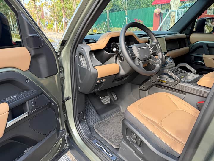 Фото 8 - Land Rover Defender