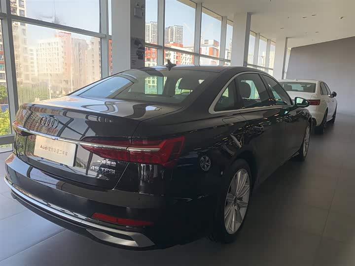 Фото 3 - Audi A6L