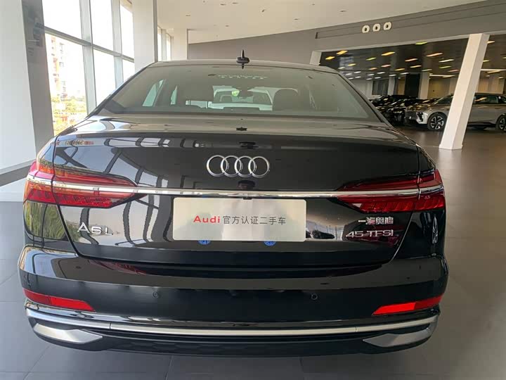 Фото 4 - Audi A6L