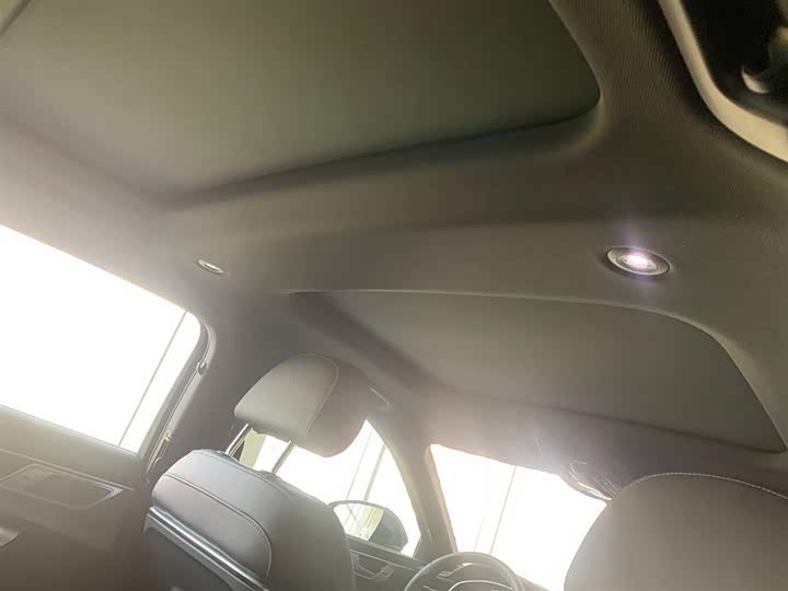 Фото 9 - Audi A6L