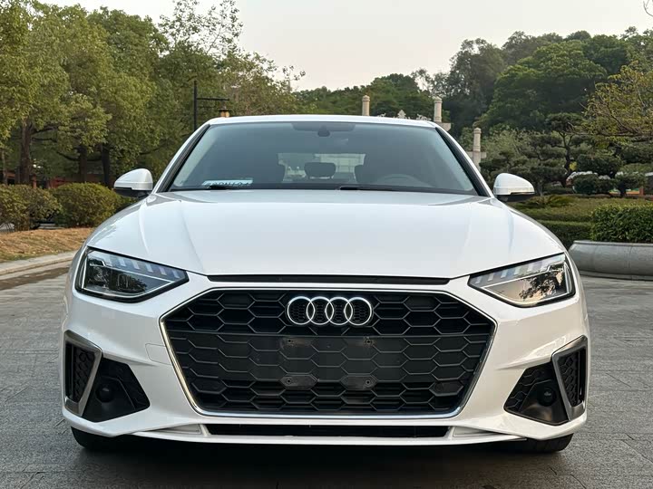 Фото 3 - Audi A4L