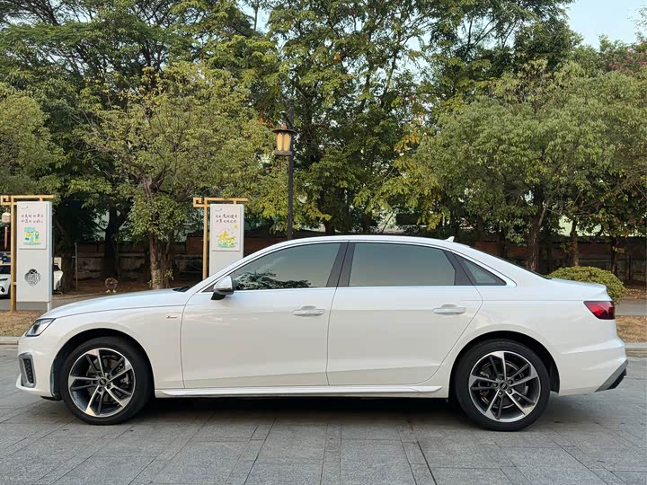 Фото 7 - Audi A4L