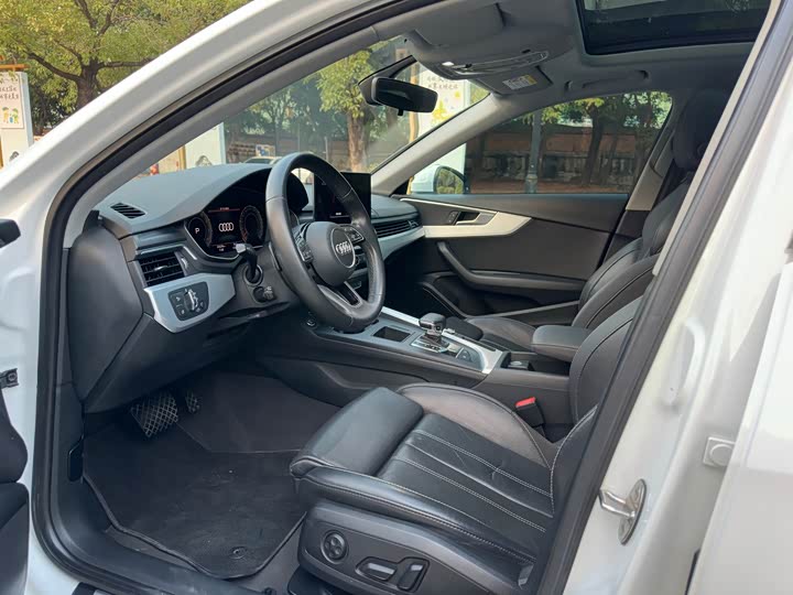 Фото 8 - Audi A4L