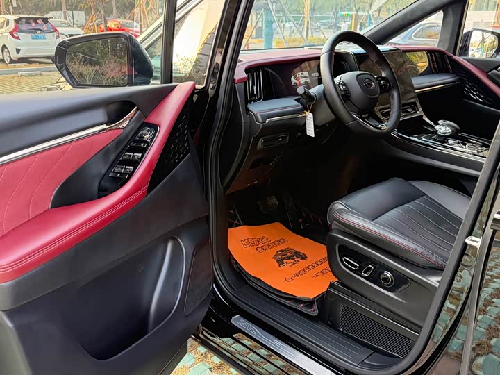 Фото 3 - GAC Trumpchi M8