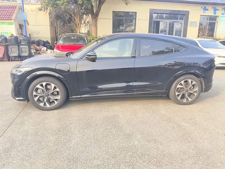 Фото 5 - Ford Mustang Mach-E