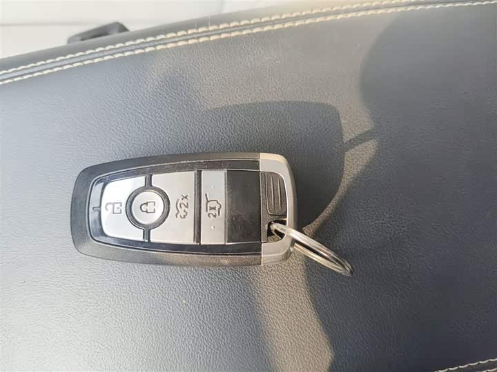 Фото 9 - Ford Mustang Mach-E