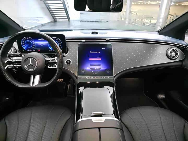 Фото 8 - Mercedes-Benz EQE