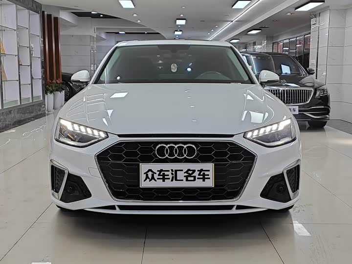 Фото 2 - Audi A4L