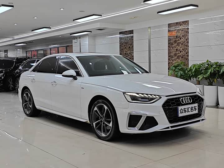 Фото 3 - Audi A4L