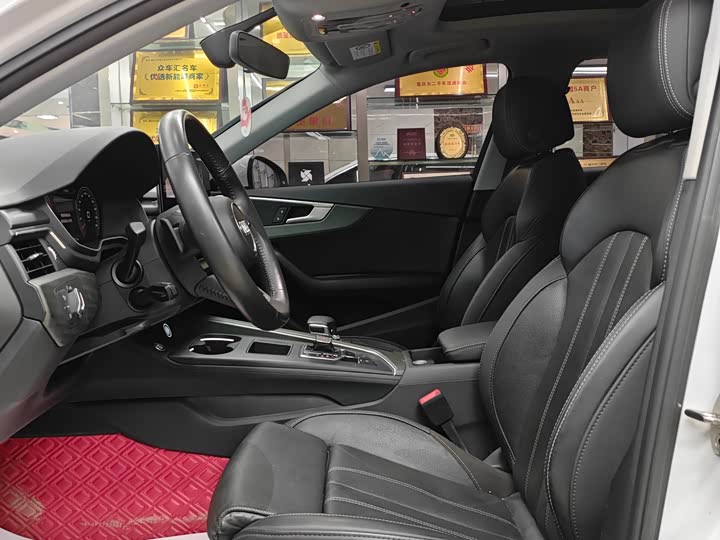 Фото 7 - Audi A4L