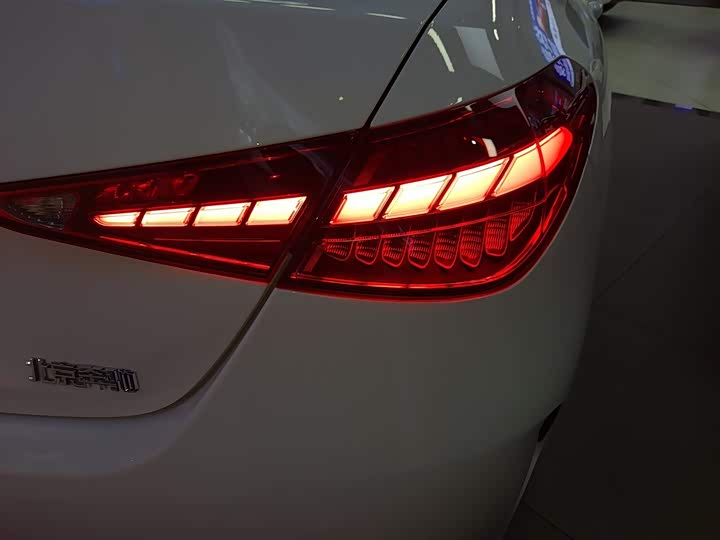 Фото 8 - Mercedes-Benz C-Class