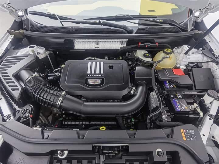 Фото 6 - Cadillac XT5