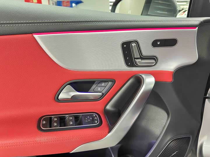 Фото 7 - Mercedes-Benz A-Class AMG