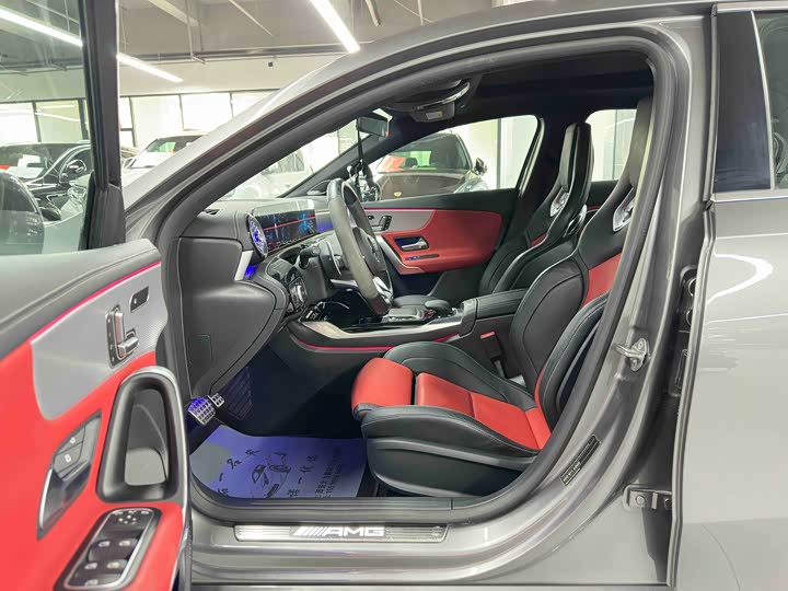 Фото 9 - Mercedes-Benz A-Class AMG