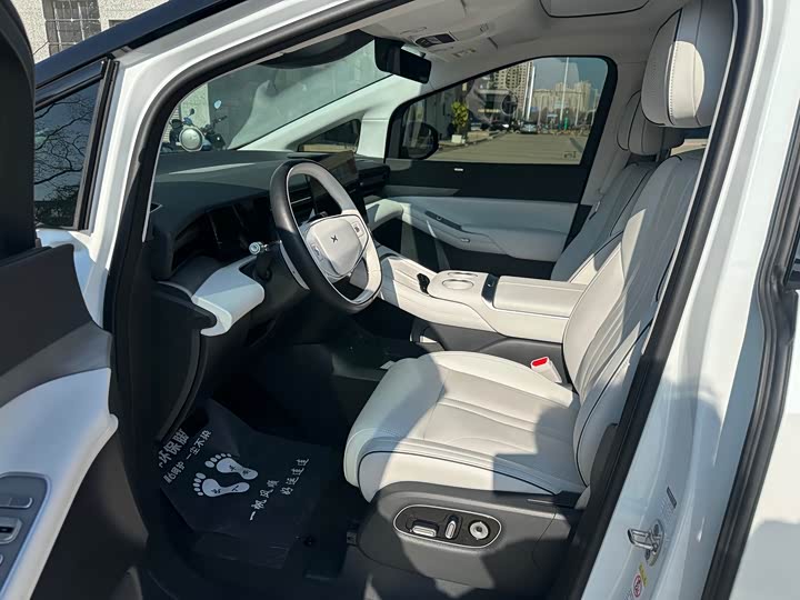 Фото 4 - XPeng X9