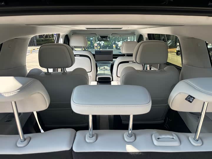 Фото 6 - XPeng X9