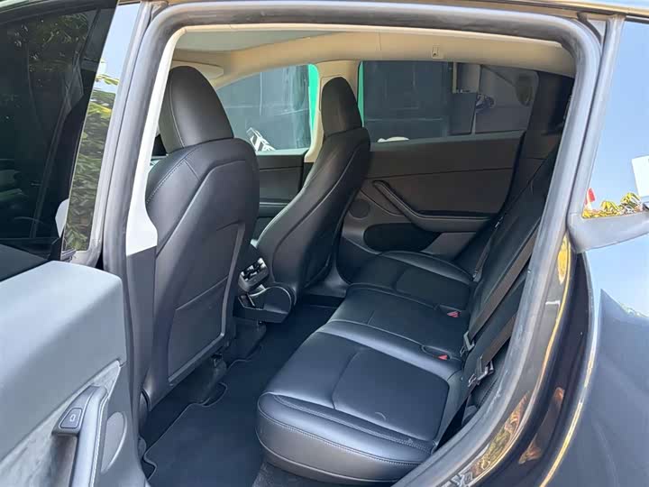 Фото 9 - Tesla Model Y