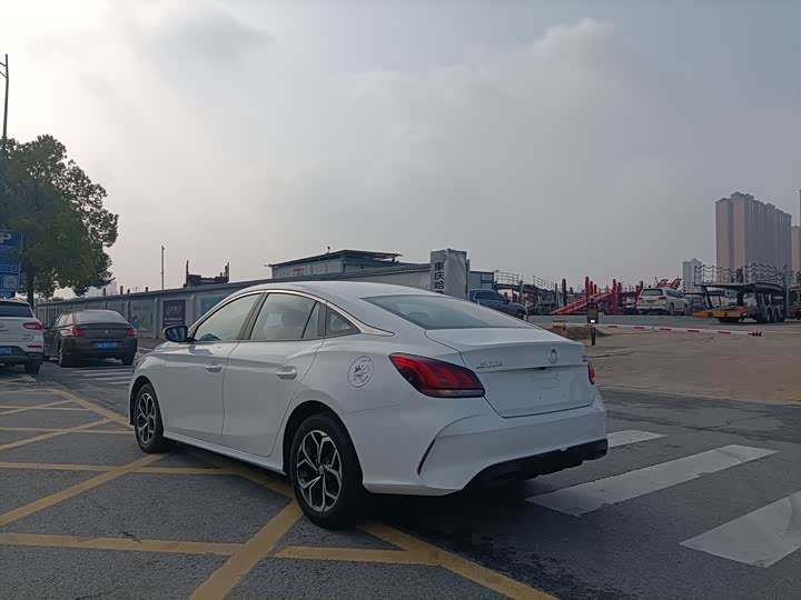 Фото 9 - MG Motor 5