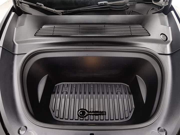 Фото 6 - Tesla Model Y