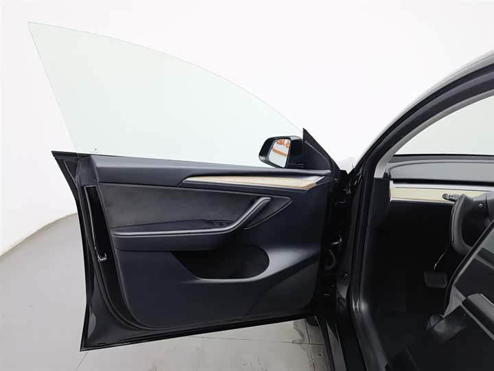 Фото 8 - Tesla Model Y