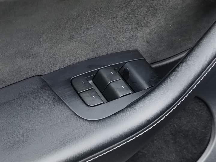 Фото 9 - Tesla Model Y