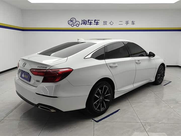 Фото 3 - Honda Inspire