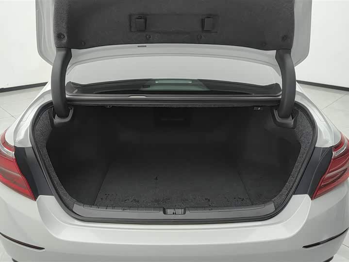 Фото 4 - Honda Inspire