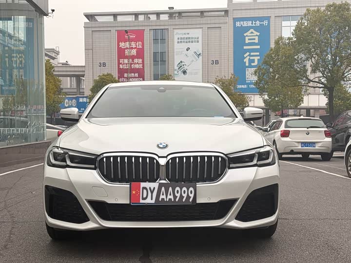 Фото 2 - BMW 5 Series