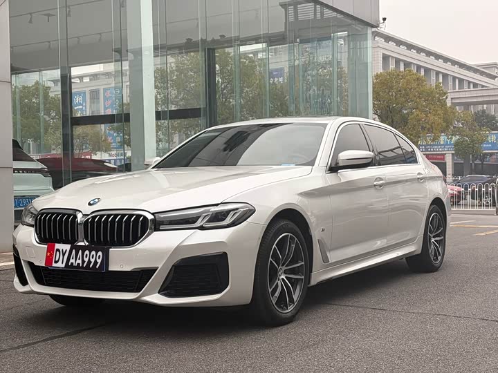 Фото 3 - BMW 5 Series