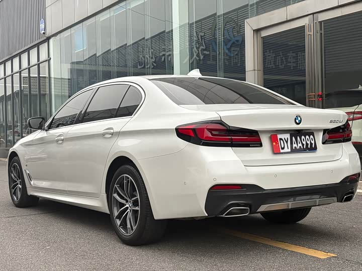 Фото 8 - BMW 5 Series