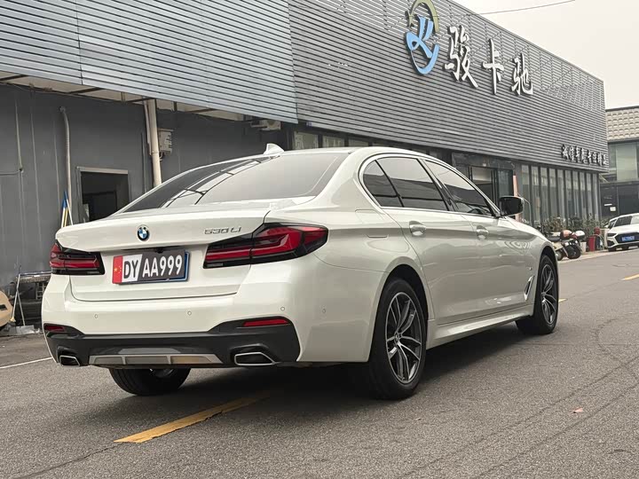 Фото 9 - BMW 5 Series