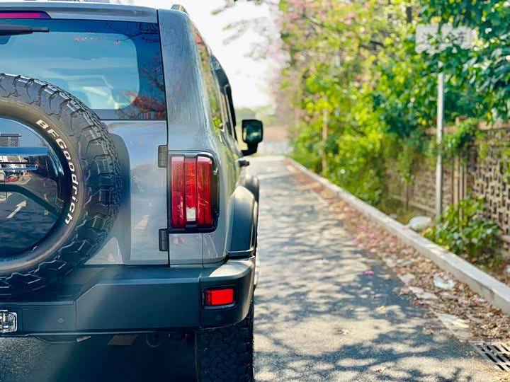 Фото 7 - Tank 300