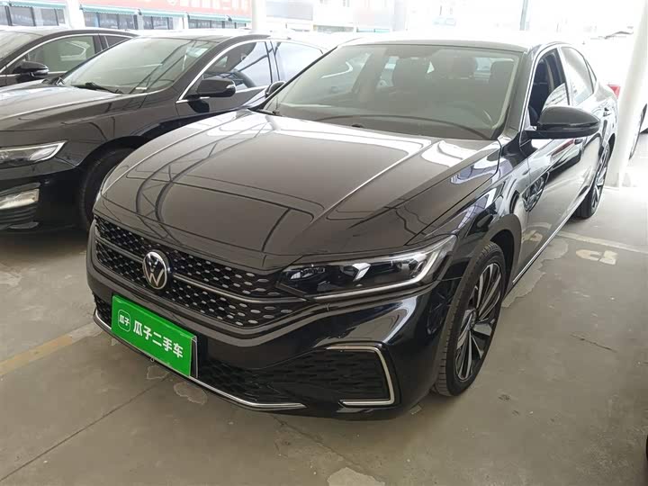 Фото 2 - Volkswagen Passat