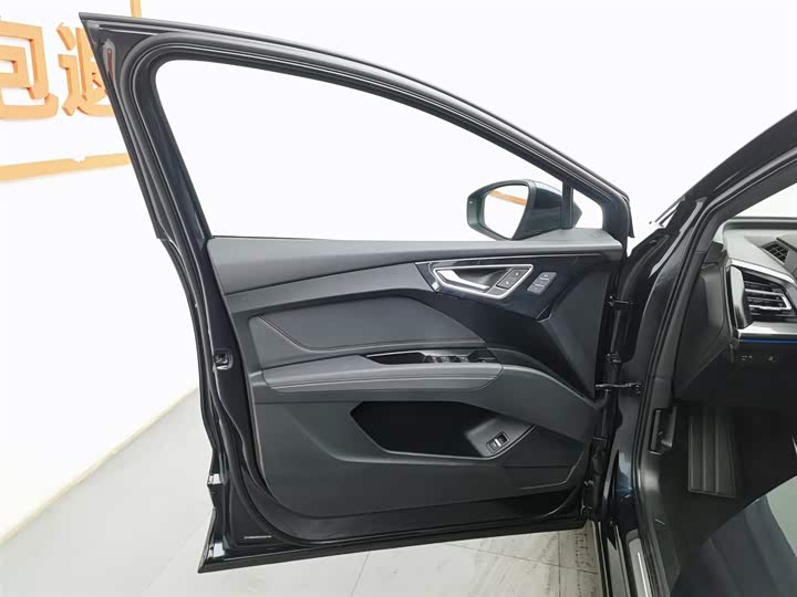 Фото 8 - Audi Q4 e-tron