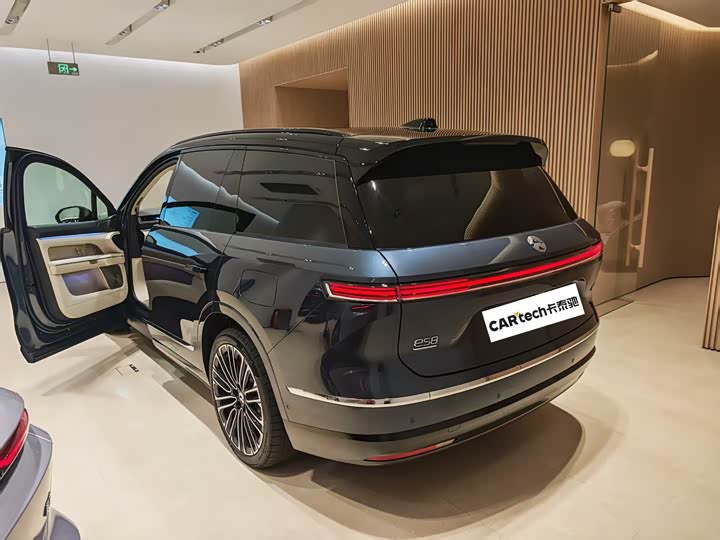 Фото 2 - Nio ES8