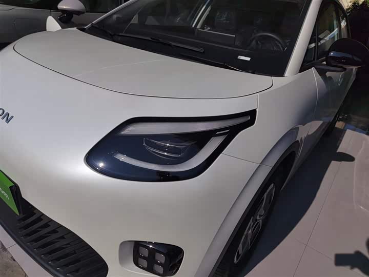 Фото 3 - GAC Aion UT