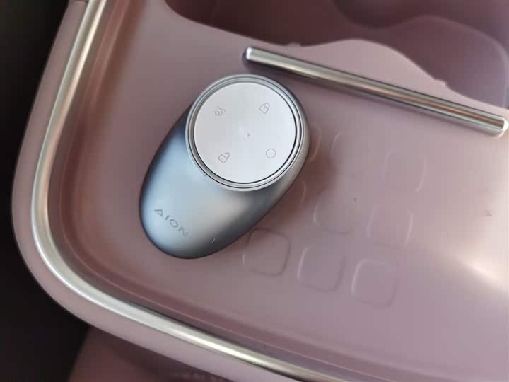 Фото 9 - GAC Aion UT