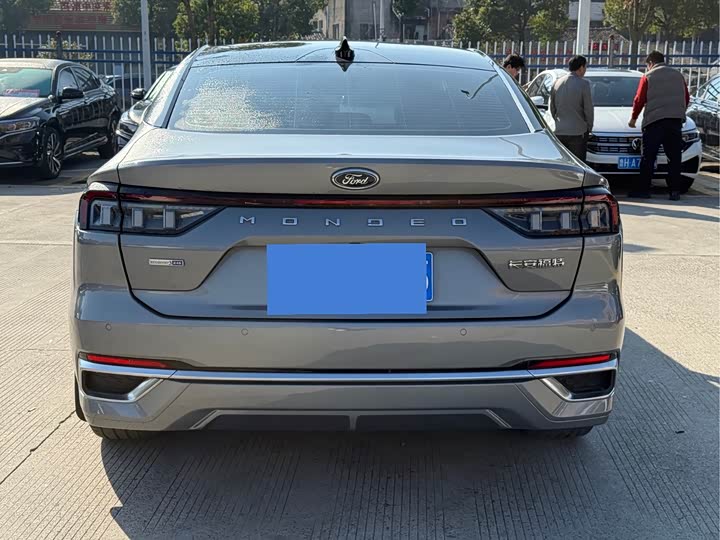 Фото 6 - Ford Mondeo