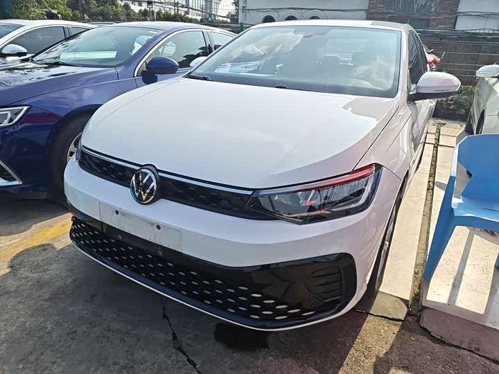 Фото 1 - Volkswagen Lavida