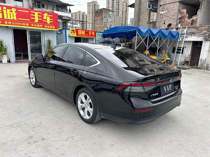 Фото 3 - Honda Accord