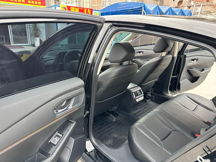 Фото 8 - Honda Accord