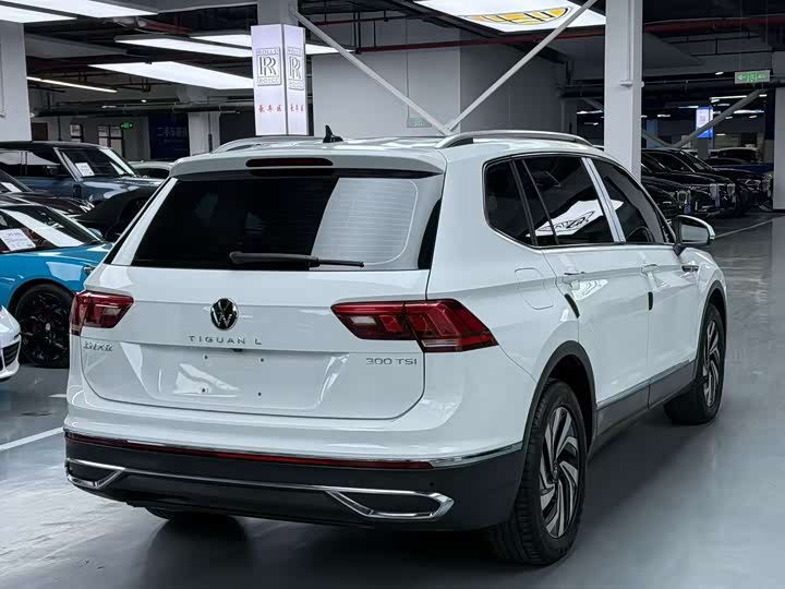 Фото 6 - Volkswagen Tiguan L Pro