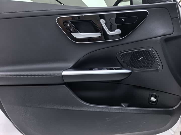 Фото 7 - Mercedes-Benz C-Class