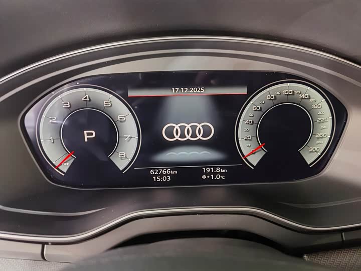 Фото 8 - Audi Q5L