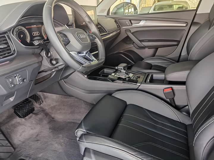 Фото 9 - Audi Q5L