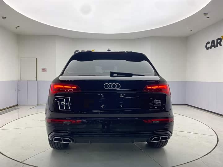 Фото 6 - Audi Q5L