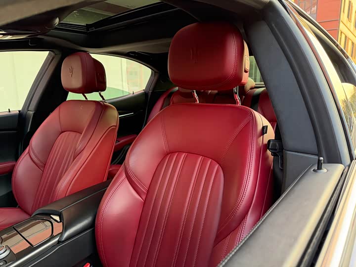 Фото 8 - Maserati Ghibli