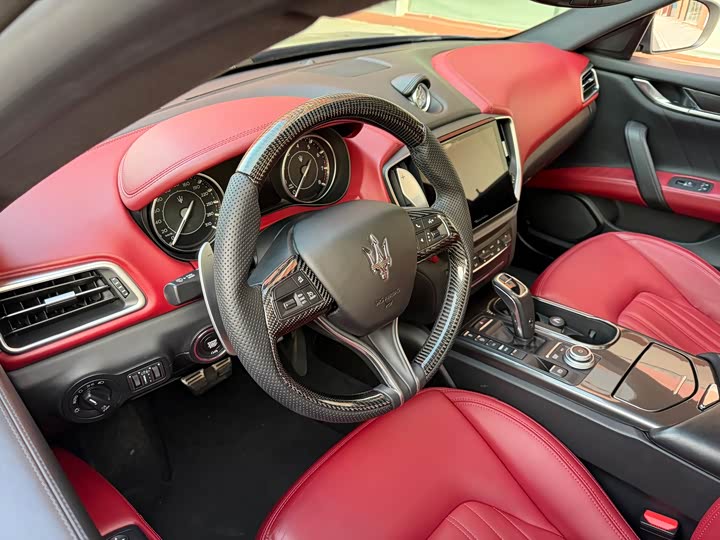 Фото 9 - Maserati Ghibli